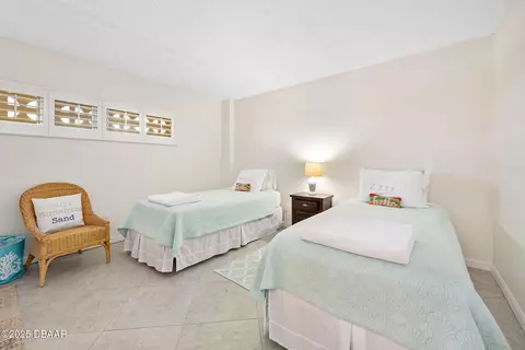 Bedroom - 111 S Atlantic Ave, Ormond Beach, FL 32176 photo 1 of 5