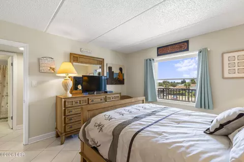 Bedroom - 2700 Ocean Shore Blvd, Ormond Beach, FL 32176 photo 3 of 5