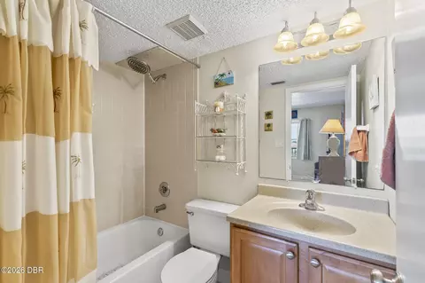 Bath - 2700 Ocean Shore Blvd, Ormond Beach, FL 32176 photo 2 of 4