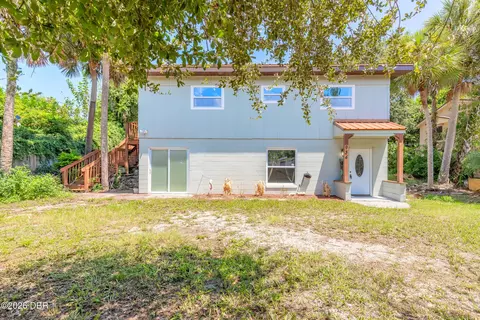 934 N Halifax Ave, Daytona Beach, FL 32118