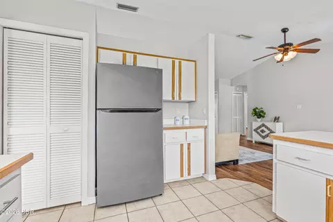 Kitchen - 3012 Anchor Dr, Ormond Beach, FL 32176 photo 3 of 4