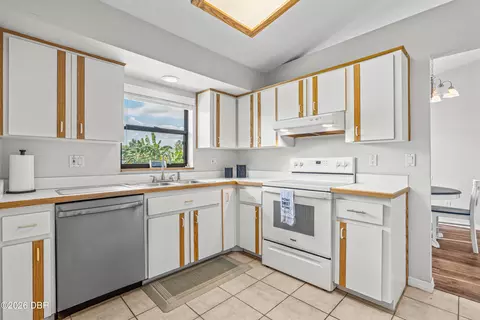 Kitchen - 3012 Anchor Dr, Ormond Beach, FL 32176 photo 2 of 4