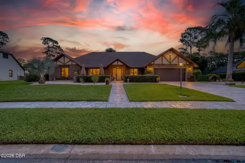 156 Point O Woods Dr, Daytona Beach, FL 32114