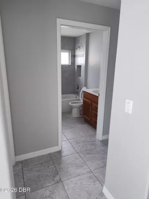 Entry Way - 1425 Springleaf Dr, Ormond Beach, FL 32174 photo 2 of 3