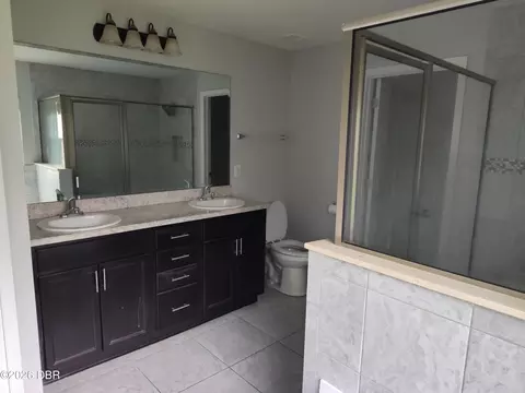 Bath - 1425 Springleaf Dr, Ormond Beach, FL 32174 photo 5 of 6