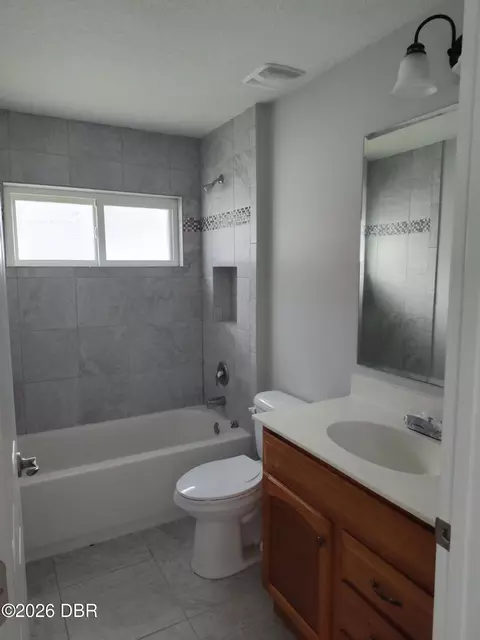 Bath - 1425 Springleaf Dr, Ormond Beach, FL 32174 photo 3 of 6