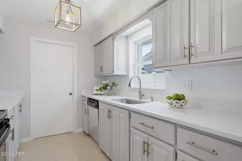 Kitchen - 1316 Golf Ave, Ormond Beach, FL 32174 photo 2 of 2
