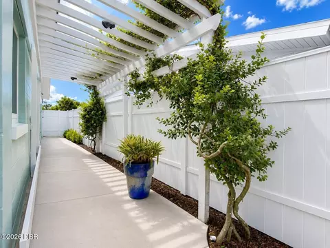Exterior - 1316 Golf Ave, Ormond Beach, FL 32174 photo 7 of 8