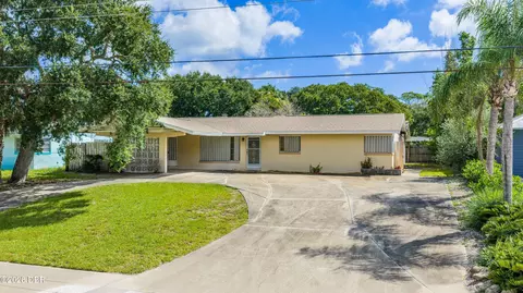 2005 Saxon Dr, New Smyrna Beach, FL 32169