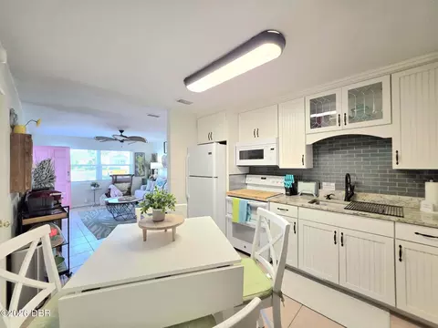 Kitchen - 2 Sunny Shore Dr, Ormond Beach, FL 32176 photo 2 of 2