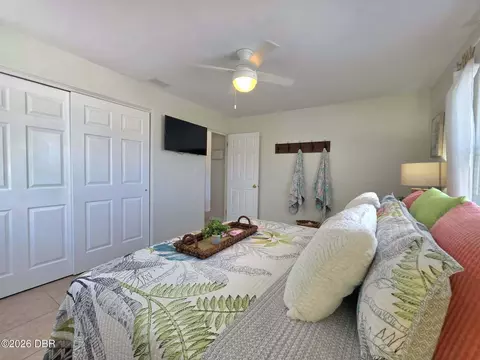 Bedroom - 2 Sunny Shore Dr, Ormond Beach, FL 32176 photo 3 of 6