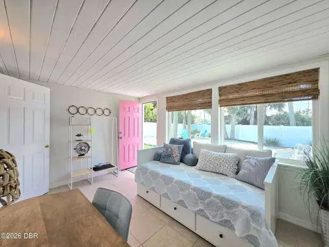 Exterior - 2 Sunny Shore Dr, Ormond Beach, FL 32176 photo 2 of 6