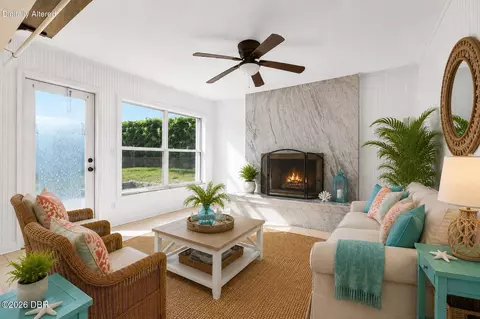 Living - 22 Plaza Dr, Ormond Beach, FL 32176 photo 5 of 8