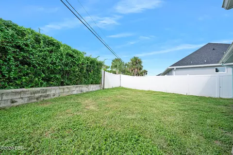 Exterior - 22 Plaza Dr, Ormond Beach, FL 32176 photo 2 of 3