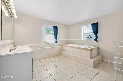 Bath - 22 Plaza Dr, Ormond Beach, FL 32176 photo 1 of 6