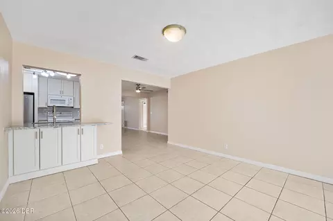 Living - 22 Plaza Dr, Ormond Beach, FL 32176 photo 7 of 8