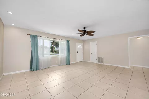 Living - 22 Plaza Dr, Ormond Beach, FL 32176 photo 3 of 8