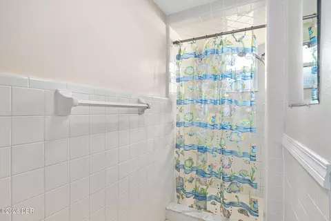 Bath - 22 Plaza Dr, Ormond Beach, FL 32176 photo 6 of 6