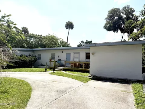 947 Longshadow Rd, South Daytona, FL 32119