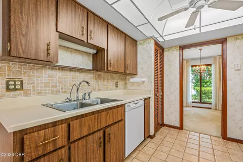 Kitchen - 82 S St Andrews Dr, Ormond Beach, FL 32174 photo 1 of 3