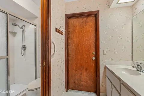 Bath - 82 S St Andrews Dr, Ormond Beach, FL 32174 photo 1 of 4