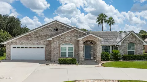 909 Sea Duck Dr, Daytona Beach, FL 32119