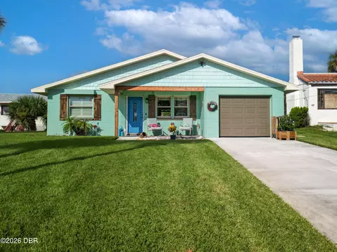 1210 Thompson Pl, Daytona Beach, FL 32118