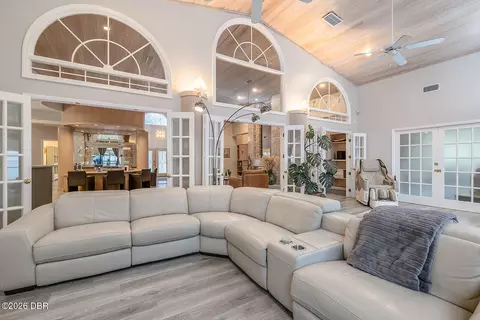 Living - 101 N St Andrews Dr, Ormond Beach, FL 32174 photo 2 of 2