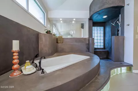 Bath - 101 N St Andrews Dr, Ormond Beach, FL 32174 photo 3 of 8