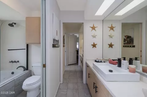 Bath - 101 N St Andrews Dr, Ormond Beach, FL 32174 photo 6 of 8