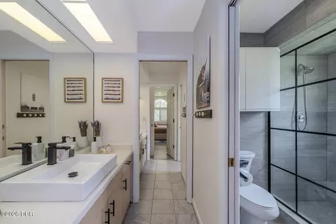 Bath - 101 N St Andrews Dr, Ormond Beach, FL 32174 photo 7 of 8