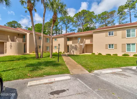 101 Bob White Ct, Daytona Beach, FL 32119