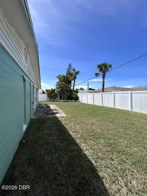 Exterior - 33 Wisteria Dr, Ormond Beach, FL 32176 photo 1 of 3