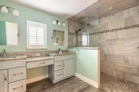 Bath - 130 Hernandez Ave, Ormond Beach, FL 32174 photo 2 of 3