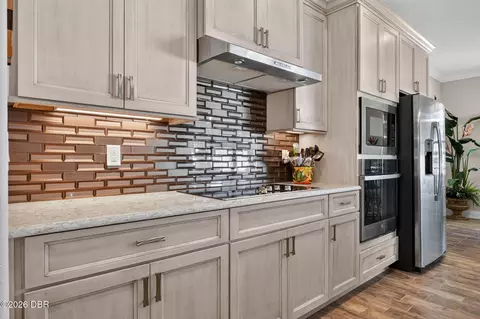 Kitchen - 128 Briargate Look, Ormond Beach, FL 32174 photo 2 of 4