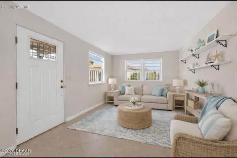 Living - 62 Brooks Dr, Ormond Beach, FL 32176 photo 2 of 3