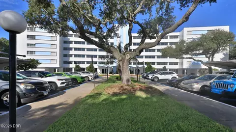 1224 S Peninsula Dr S, Daytona Beach, FL 32118