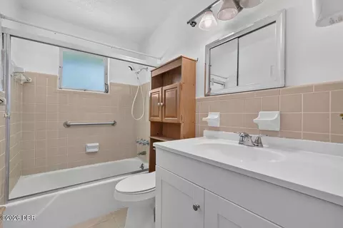 Bath - 779 Timothy St, Ormond Beach, FL 32174 photo 2 of 2