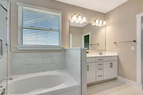 Bath - 303 Five Island Dr, Saint Augustine, FL 32080 photo 4 of 6