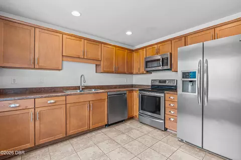 Kitchen - 212 Pine Cone Trl, Ormond Beach, FL 32174 photo 2 of 3