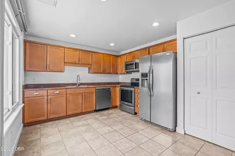 Kitchen - 212 Pine Cone Trl, Ormond Beach, FL 32174 photo 1 of 3