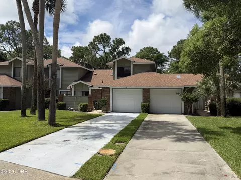 104 Laughing Gull Ct, Daytona Beach, FL 32119