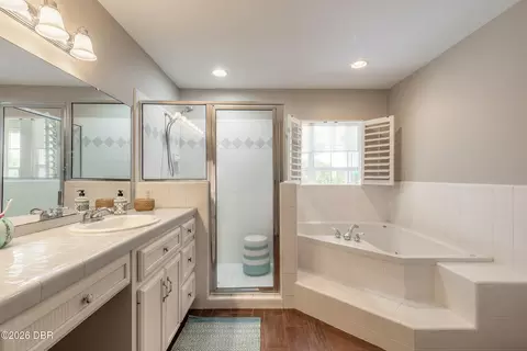 Bath - 3000 Ocean Shore Blvd, Ormond Beach, FL 32176 photo 5 of 6
