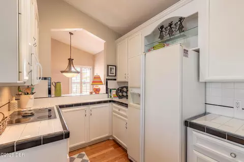 Kitchen - 3000 Ocean Shore Blvd, Ormond Beach, FL 32176 photo 3 of 5