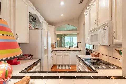 Kitchen - 3000 Ocean Shore Blvd, Ormond Beach, FL 32176 photo 5 of 5