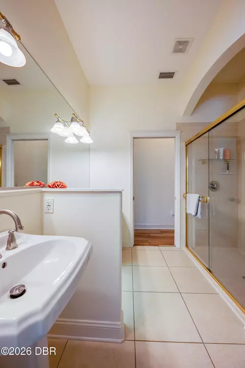 Bath - 25 Remington Rd, Ormond Beach, FL 32174 photo 6 of 9