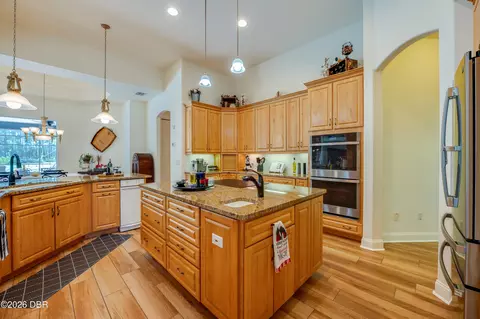 Kitchen - 25 Remington Rd, Ormond Beach, FL 32174 photo 3 of 5