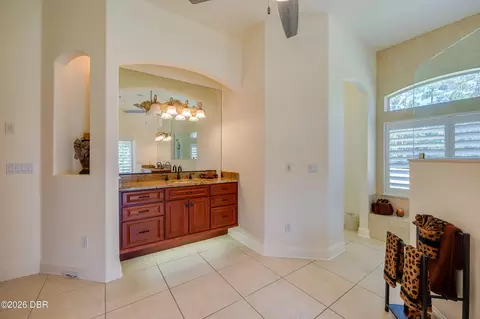 Bath - 25 Remington Rd, Ormond Beach, FL 32174 photo 2 of 9