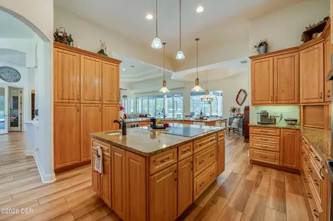 Kitchen - 25 Remington Rd, Ormond Beach, FL 32174 photo 4 of 5