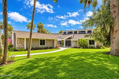 568 Pelican Bay Dr, Daytona Beach, FL 32119
